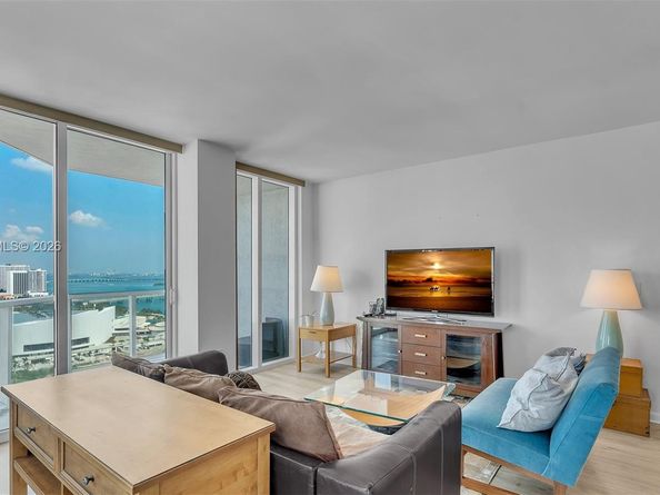 253 NE 2nd St 2902, Miami FL 33132