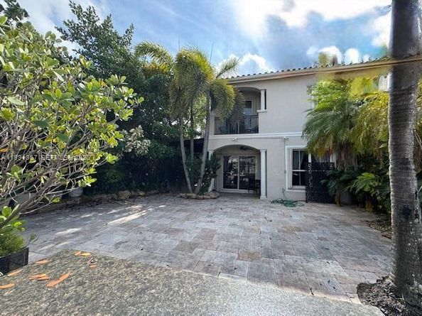 949 N Harbor Vw N, Hollywood FL 33019
