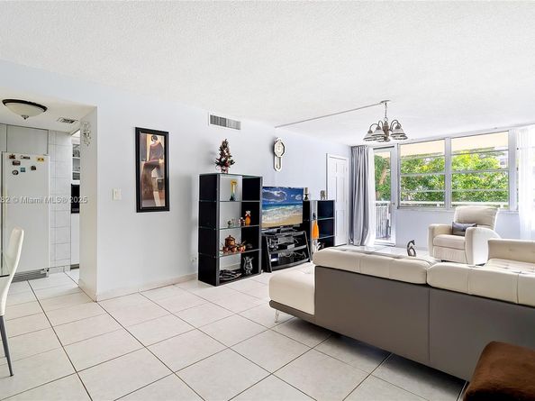 251 174 107, Sunny Isles Beach FL 33160