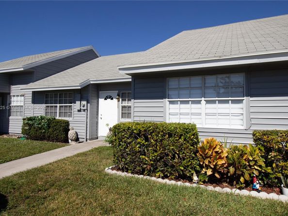 7131 Tam Oshanter Blvd, North Lauderdale FL 33068