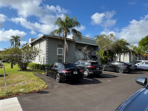 471 NE 210TH Circle Ter 103, Miami FL 33179