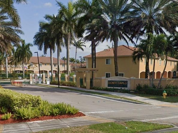 541 Princess Dr, Margate FL 33068