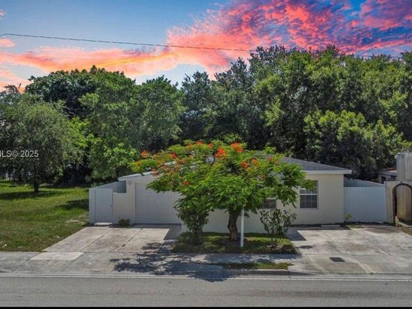 1220 N Andrews Ave, Fort Lauderdale FL 33311