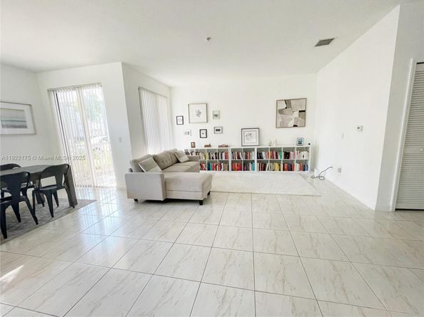 4331 SW 160th Ave 102, Miramar FL 33027