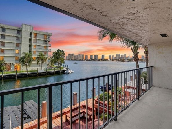 2689 NE 165th St 56, North Miami Beach FL 33160