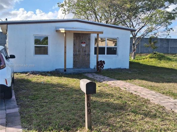 709 NW 10th Ave, Pompano Beach FL 33060