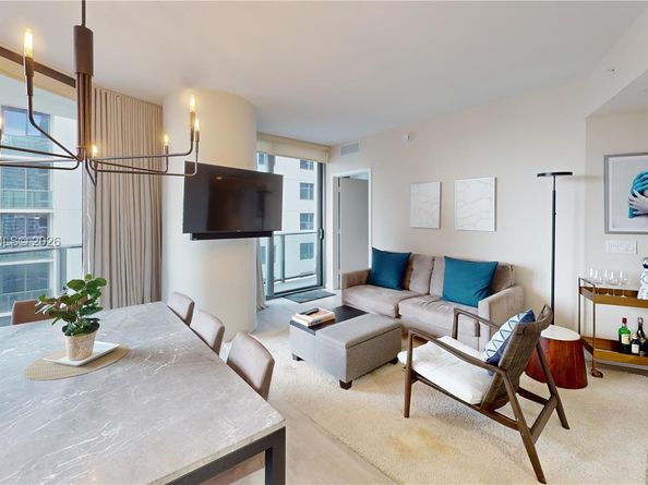 55 SW 9th St 1808, Miami FL 33130