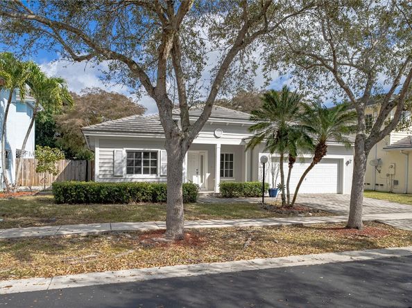 2875 NE 4th St, Homestead FL 33033