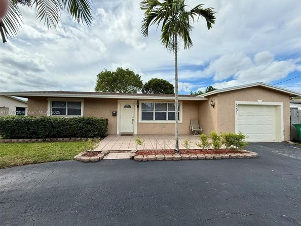 5231 SW 89 Ave, Cooper City FL 33328