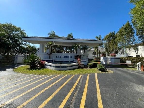 21300 San Simeon Way 01, Miami FL 33179