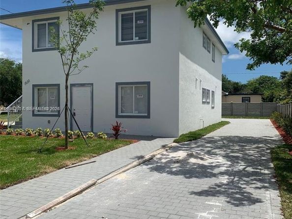 1530 NW 60th St, Miami FL 33142