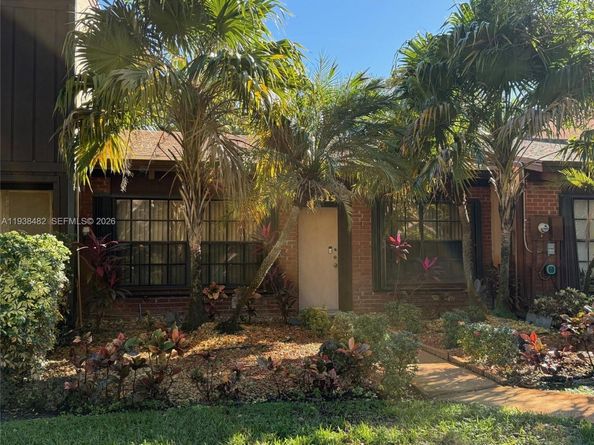 3415 Freedom Dr, Hollywood FL 33021