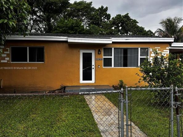 10900 NW 22nd Ct, Miami FL 33167