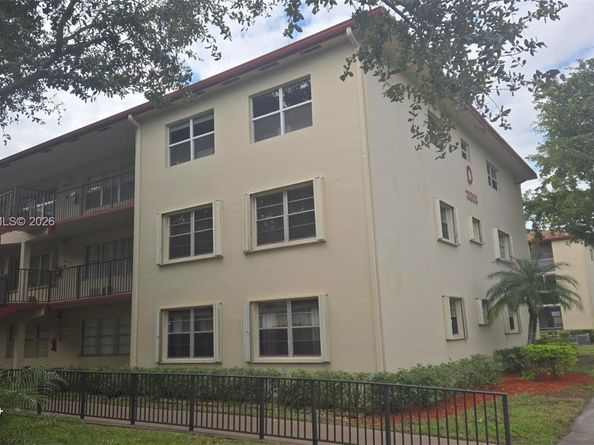 Undisclosed Address #A11955781, Pembroke Pines FL 33027