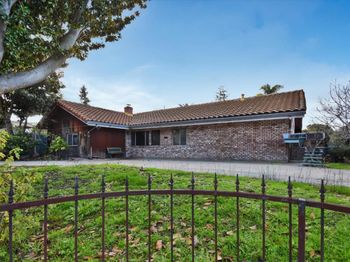 290 N Rengstorff Avenue