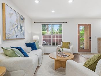 627 E El Camino Real