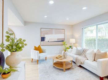 192 Oakbrook Circle