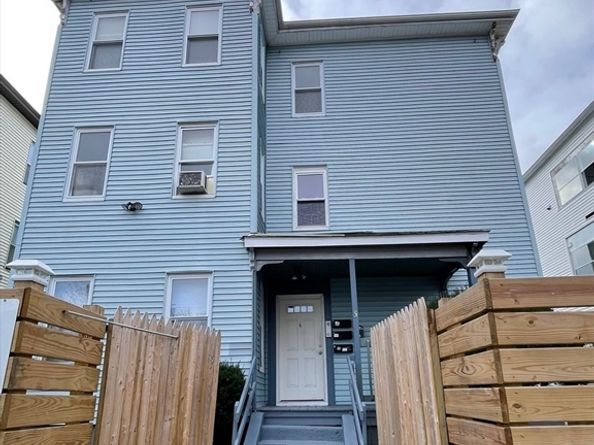 5 Freeland Ter, Worcester MA 01603