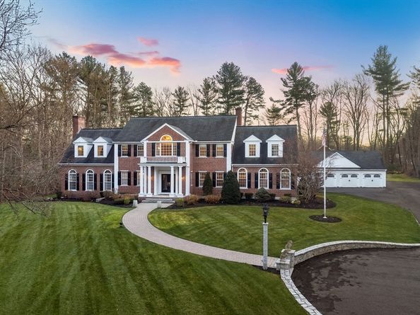 40 Grandview Rd, Chelmsford MA 01824