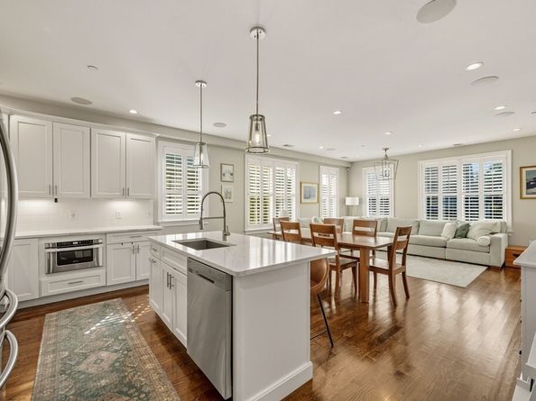 884 Adams St 4, Boston MA 02124