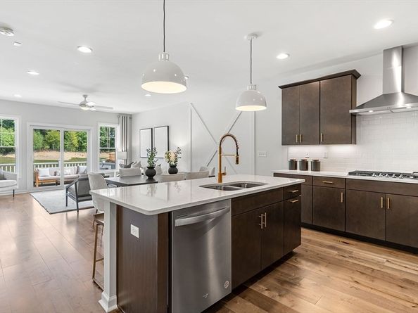 3 Weathervane Drive 1, Walpole MA 02081