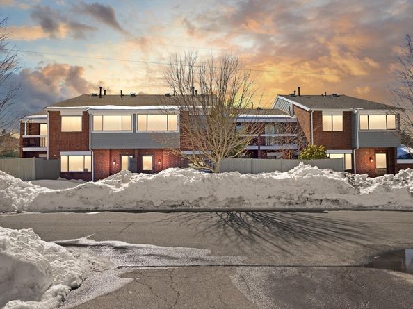 34 Rosewood Dr 34, Stoughton MA 02072