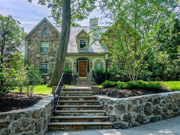 10 Hallwood Rd, Brookline MA 02467