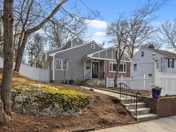 25 Clearwater Rd