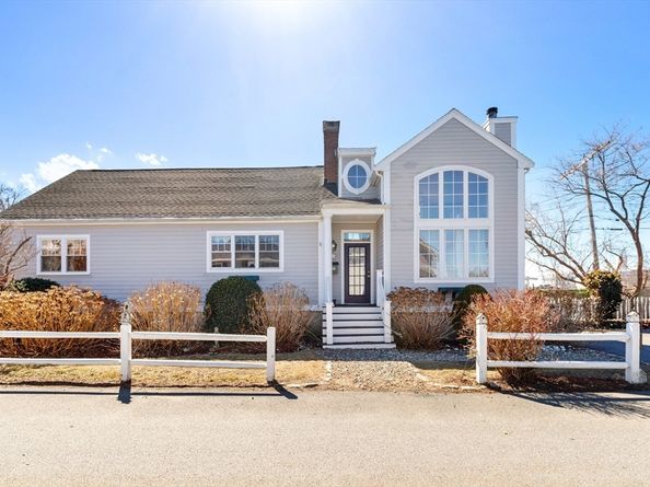4 Winter Island Rd, Salem MA 01970