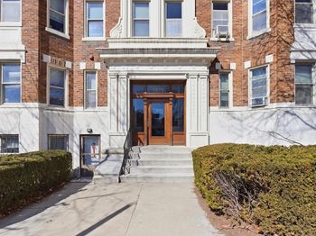 1673 Commonwealth Ave