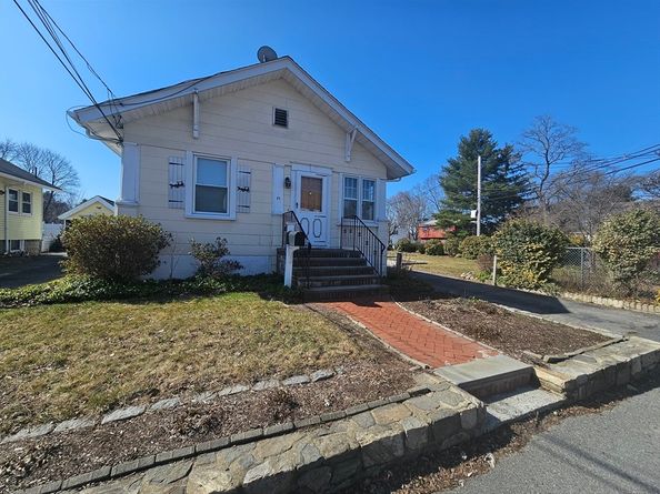 47 Kendall Ave, Framingham MA 01702