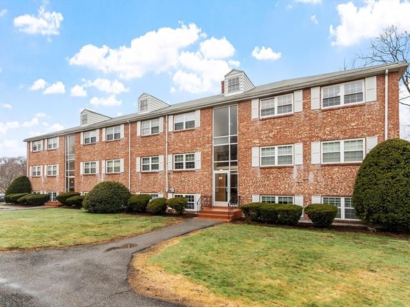 80 Edgelawn Avenue 6, North Andover MA 01845