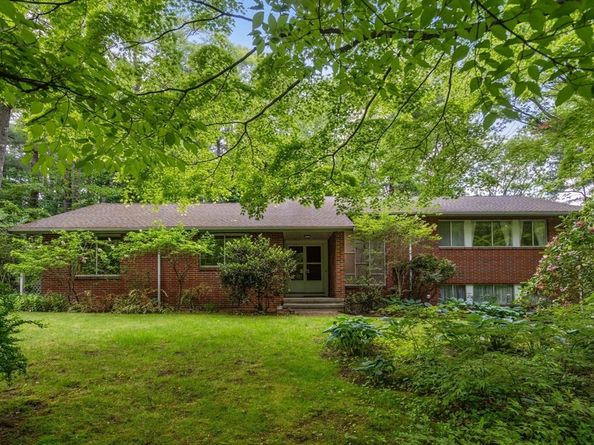 26 Arrowhead Rd, Weston MA 02493