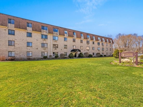 135 Grove Street 135, Rockland MA 02370