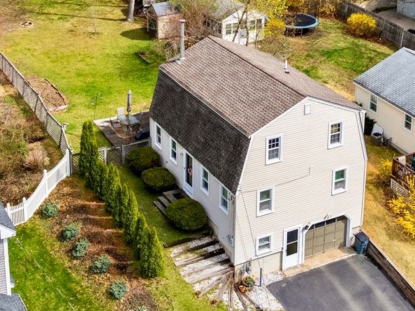 34 Maple Rd, Westford MA 01886