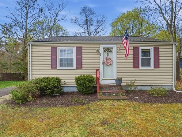 117 Pine St, Holbrook MA 02343