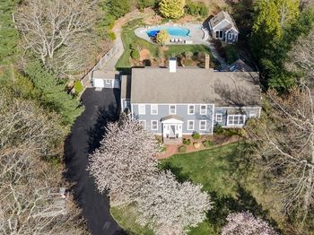 35 Pokanoket Ln