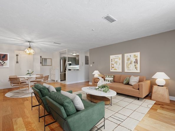 34 South St 202, Quincy MA 02169