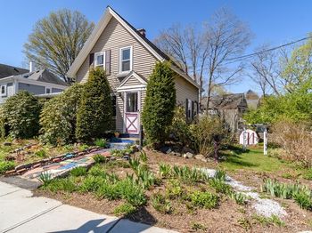 128 N Main St