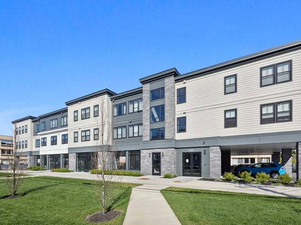 1000 Washington St 205, Dedham MA 02026