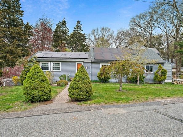 13 Atwood St, Kingston MA 02364