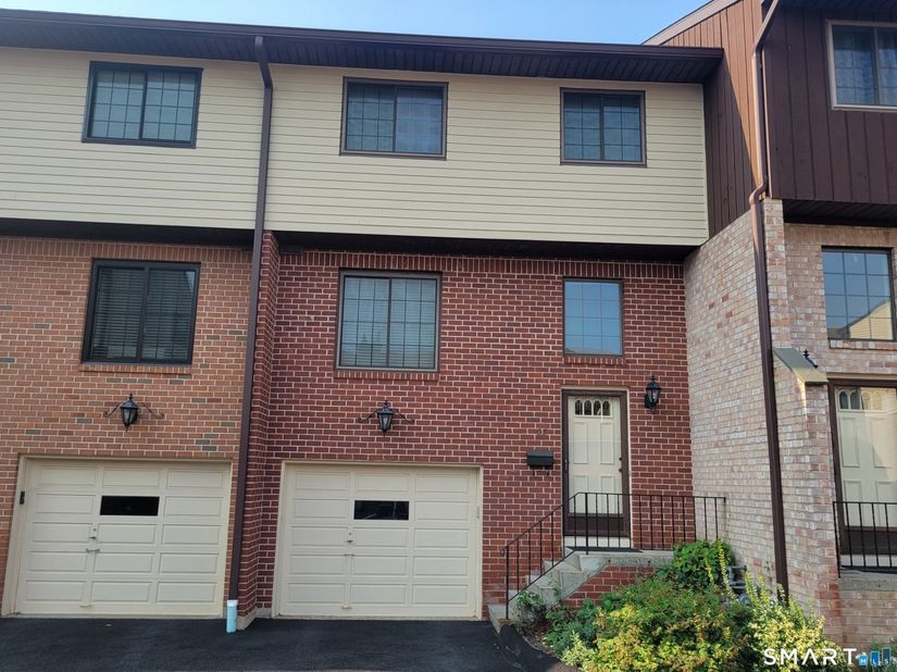237 Strawberry Hill Avenue 23, Stamford CT 06902