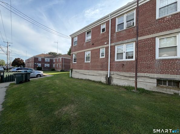 325 N Bishop Avenue Bld 93 Apt 25, Bridgeport CT 06610
