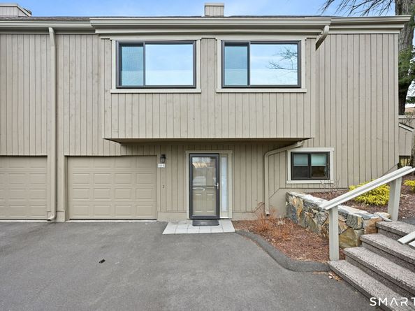 446 Hammerstone Lane B, Stratford CT 06614