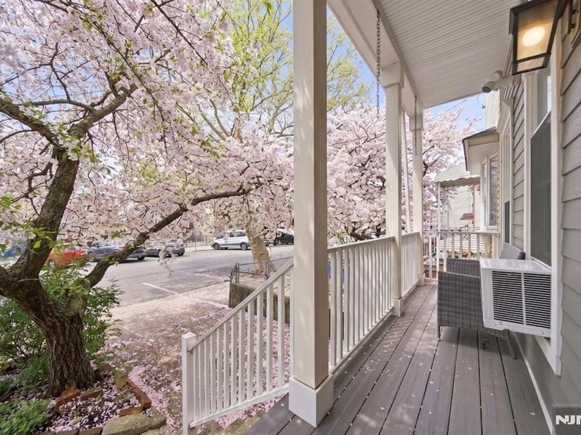22 Laidlaw Avenue, Jersey City NJ 07306