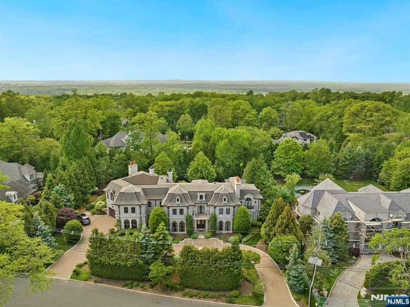 78 Roberts Road, Englewood Cliffs NJ 07632