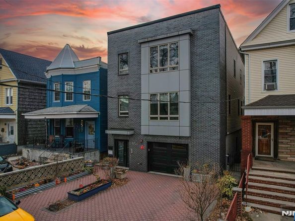 1957 Kennedy Boulevard, Jersey City NJ 07305