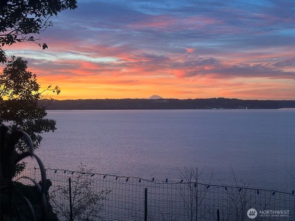 24 J View Place, Hat Island WA 98206