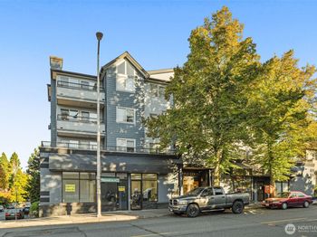 9222 Roosevelt Way NE