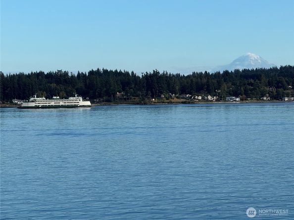 3737 Bahia Vista Drive NE, Bremerton WA 98310